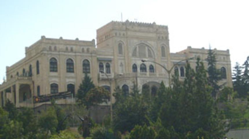 Resim ve Heykel M&uuml;zesi'nde skandal!