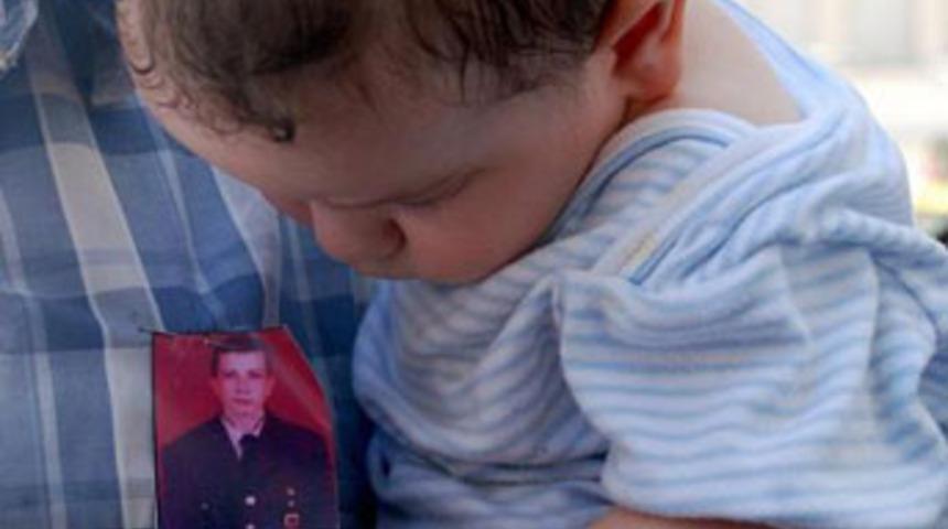 Poyraz bebeğin şehit babasına vedası