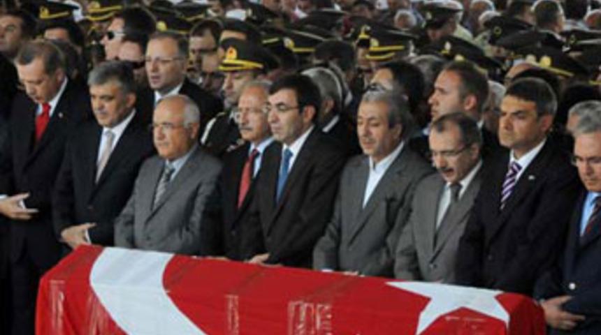 Devletin zirvesi aynı safta buluştu