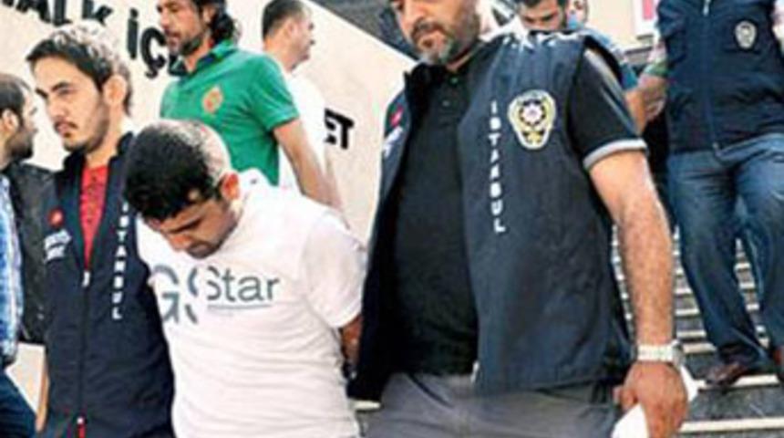 &lsquo;Aman dolandırılmayın&rsquo; deyip dolandırıyorlar