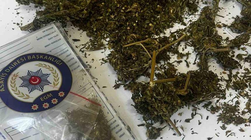 İncirliova’da iki şüphelinin üzerinde uyuşturucu madde çıktı