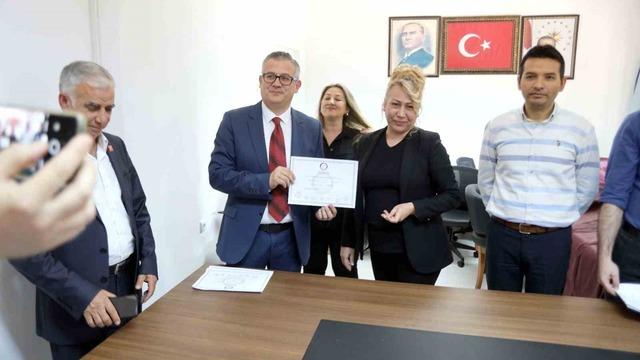 Gördes’te yeni belediye başkanı İbrahim Büke göreve başladı