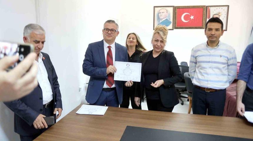 Gördes’te yeni belediye başkanı İbrahim Büke göreve başladı