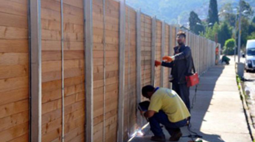 Yıkılan paravanlar daha sağlam yapıldı!