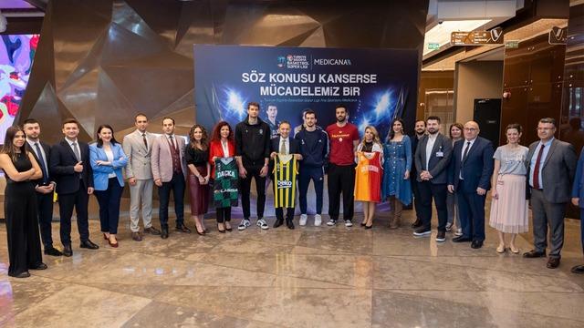 Ünlü basketbolculardan kanser hastalarına anlamlı ziyaret