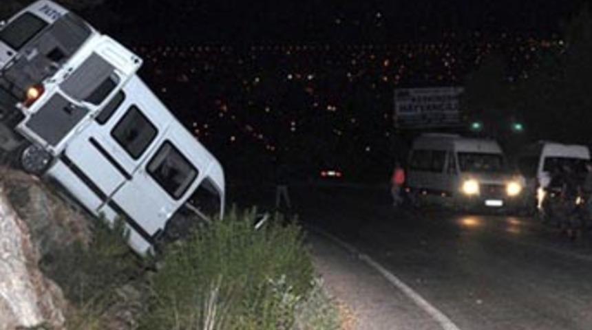 Osmaniye'de askeri ara&ccedil; kaza yaptı: 9 yaralı