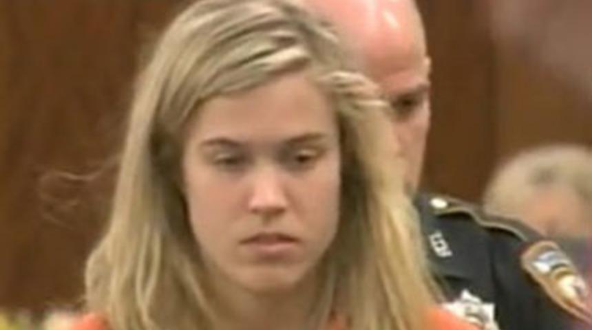 '&Ouml;ğrencimle sınıfta iki kez seviştim'