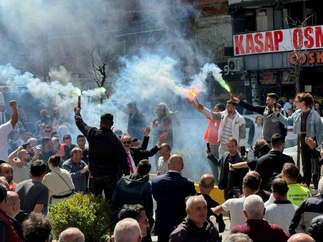 Zonguldak Belediyesi’nde devir teslim töreninde arbede! Ortalık bir anda karıştı 640xauto