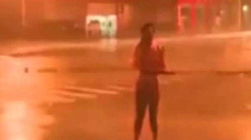 Muhabiri u&ccedil;masın diye bağladılar!