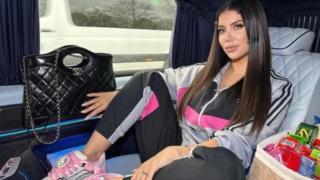 Galatasaray'ın Arjantinli golcüsü Icardi'nin eşi Wanda Nara, giydiği eşofmanla Inter taraftarını çileden çıkardı!