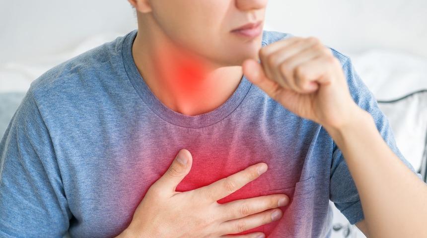 Kış aylarında geçmeyen öksürüğe dikkat! Meğer ciddi sorunların habercisiymiş