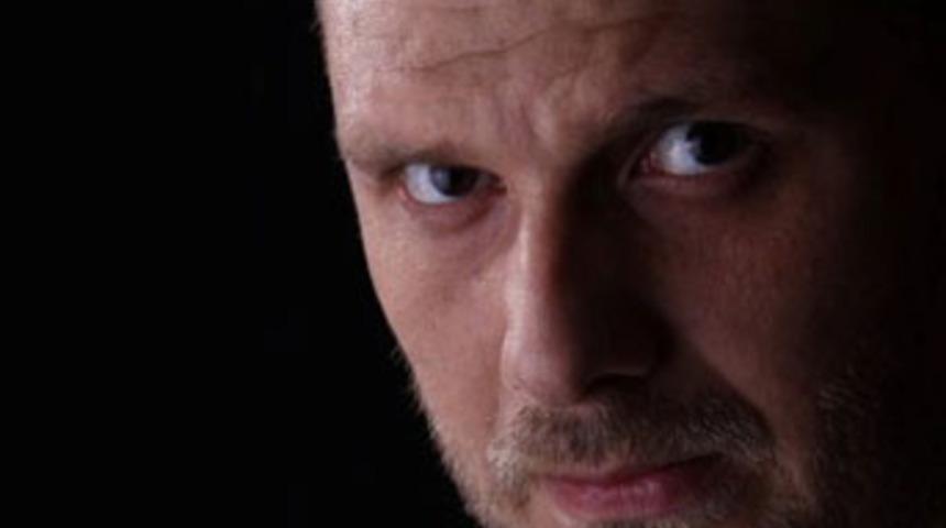 Gen&ccedil; oyuncu intihar etti