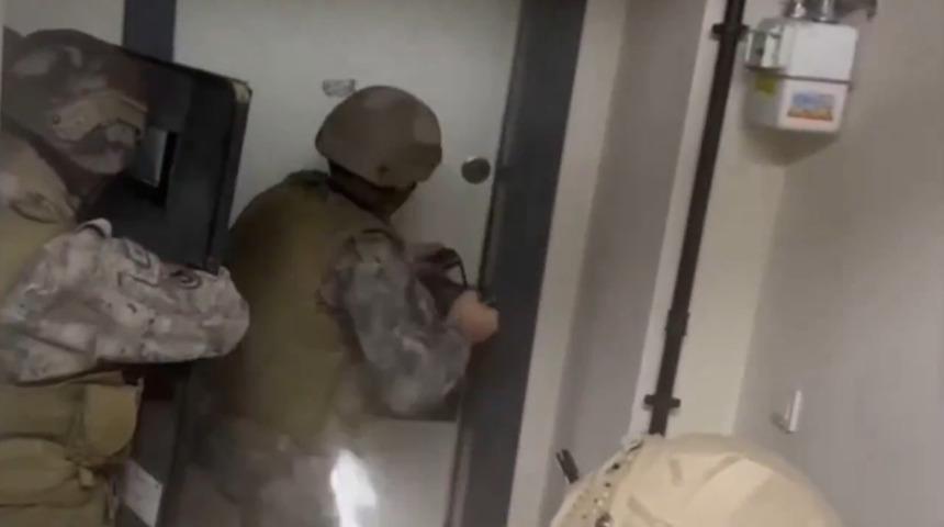 Uyuşturucudan silahlara neler çıktı neler! İstanbul'da Mahzen-25 ile yakalandılar