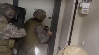 Uyuşturucudan silahlara neler çıktı neler! İstanbul'da Mahzen-25 ile yakalandılar