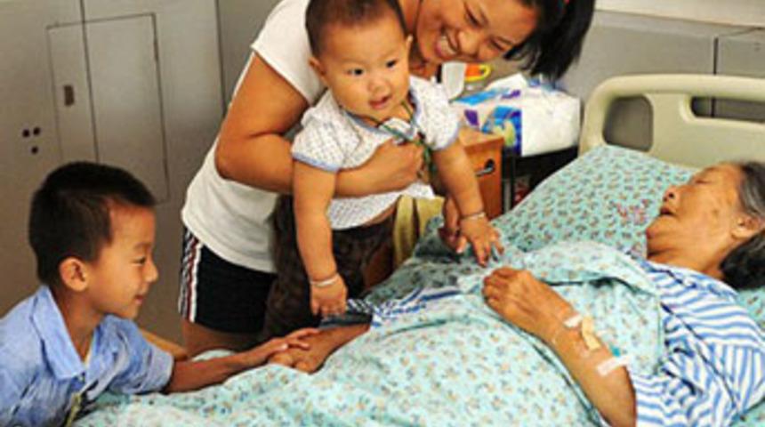 &Ccedil;&ouml;pten 30 bebek kurtardı