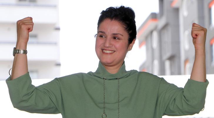 Bir il onu konuşuyor! 6 yıl kasiyerlik yaptı: Önce kafaya koydu ardından 42 erkeği yendi G1