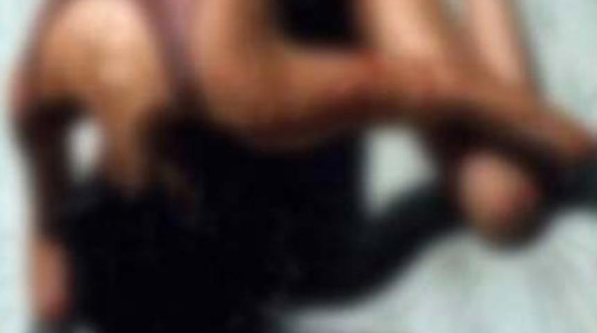 10 yaşındaki &ccedil;ocuğu zincirle bağladı!