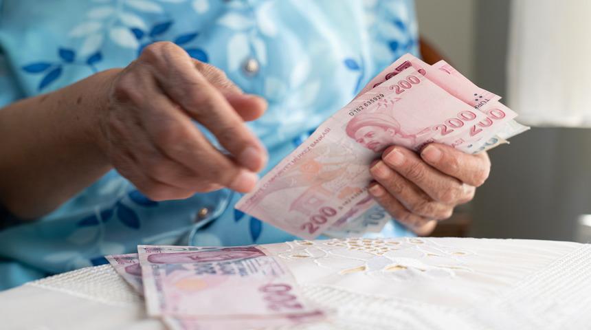 Peş peşe açıklama geliyor! Yarış kızıştı, bir banka daha emekli promosyonunu yükseltti... İşte yeni rakam