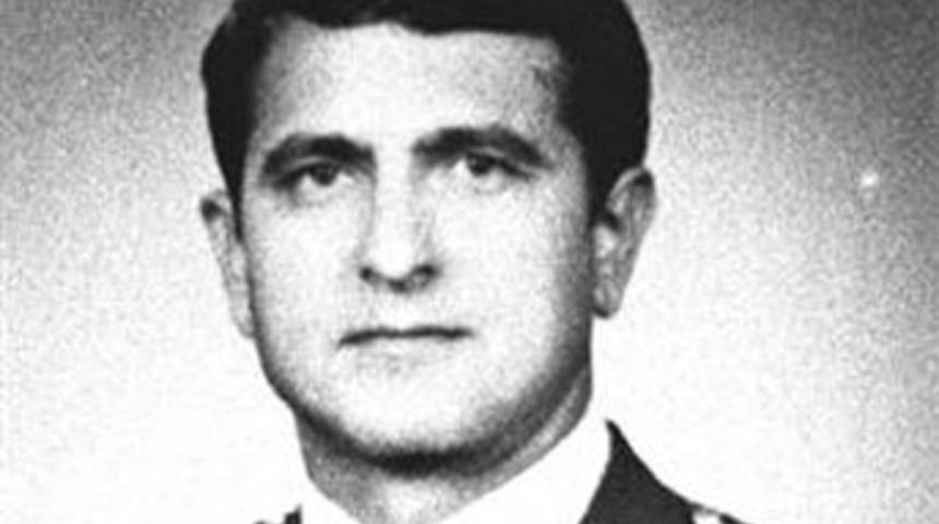 Türkiye 'ilk heykelini' dikiyor