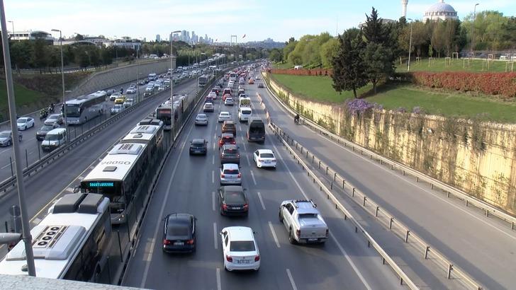 Gidiyorlar... Bayram trafiği! 9 günlük tatil için yollara düştüler, yoğunluk artıyor: İstanbul, Kocaeli, Bolu, Düzce... G5