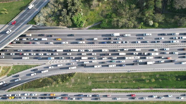 Gidiyorlar... Bayram trafiği! 9 günlük tatil için yollara düştüler, yoğunluk artıyor: İstanbul, Kocaeli, Bolu, Düzce... G4