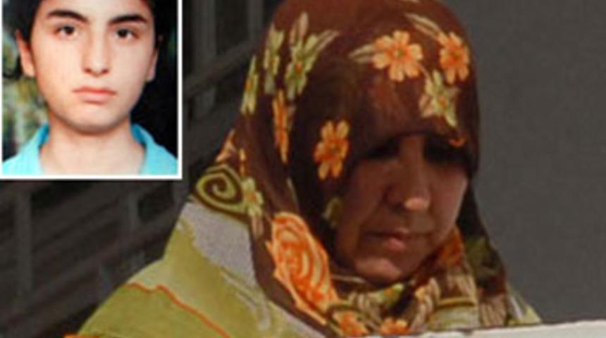 Kızına zehir içirip, elleriyle boğdu!