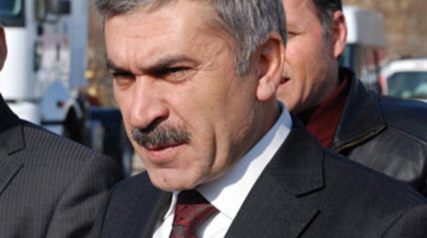 Gazeteciyi tehdit etti