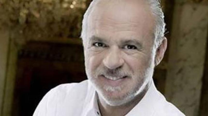 Ünlü Türk turizmciye kırmızı bülten