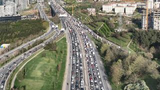 Gidiyorlar... Bayram trafiği! 9 günlük tatil için yollara düştüler, yoğunluk artıyor: İstanbul, Kocaeli, Bolu, Düzce...