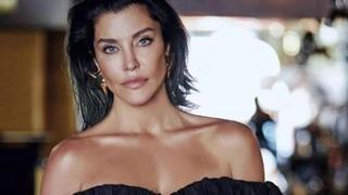 Deniz Akkaya 'Siyaset bitti ise...' dedi! O yoruma dayanamadı!  Küfürler havada uçuştu