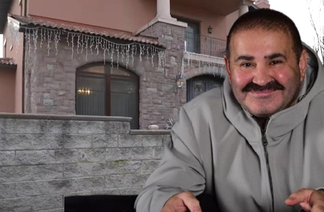 Şafak Sezer evinin kapılarını a&ccedil;tı! Tuvaleti g&ouml;renler şoke oldu