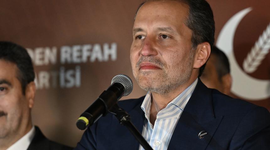 Erbakan'dan se&ccedil;imi kazanan YRP'li başkanlara ilk talimat! Belediyelerin girişlerine hadis asıldı