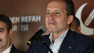 Erbakan'dan seçimi kazanan YRP'li başkanlara ilk talimat! Belediyelerin girişlerine hadis asıldı