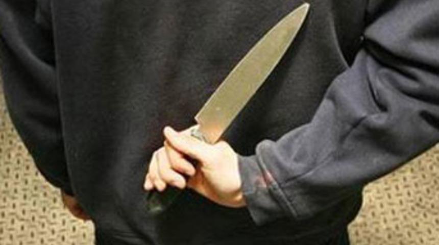 8 kişiyi bı&ccedil;aklayarak &ouml;ld&uuml;rd&uuml;!