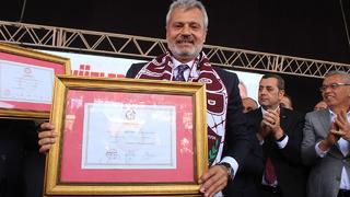 CHP'nin itirazı sonuç vermedi: Hatay'da AK Partili Mehmet Öntürk mazbatasını aldı! 'Şimdi hizmet zamanı'