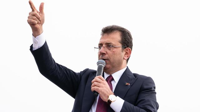 Financial Times'tan çarpıcı İmamoğlu analizi: Masasında hem Nutuk hem de Kur'an var