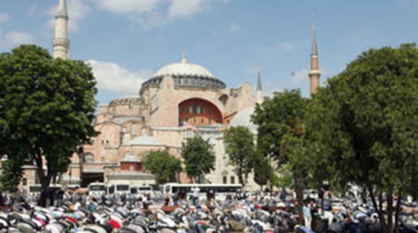 "Atina&rsquo;da cami istiyorsanız..."