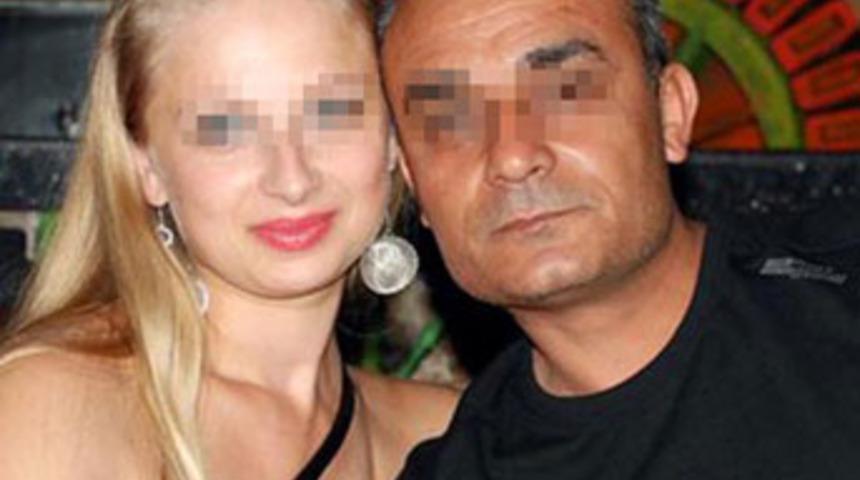 Eşini erkeklere pazarlayıp...