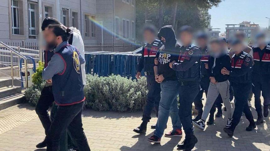 'Halka arz' yalanıyla 850 bin TL dolandırdılar! 6 kişiye gözaltı