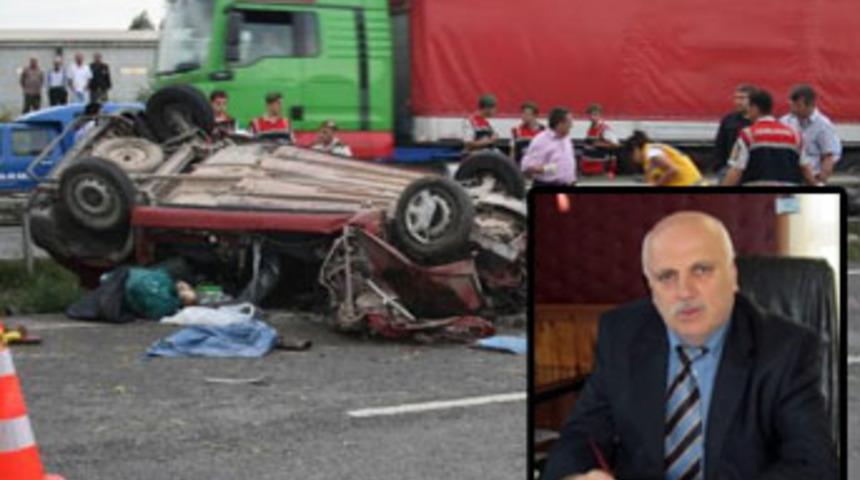 Milli Eğitim M&uuml;d&uuml;r&uuml; ve ailesi kazada &ouml;ld&uuml;