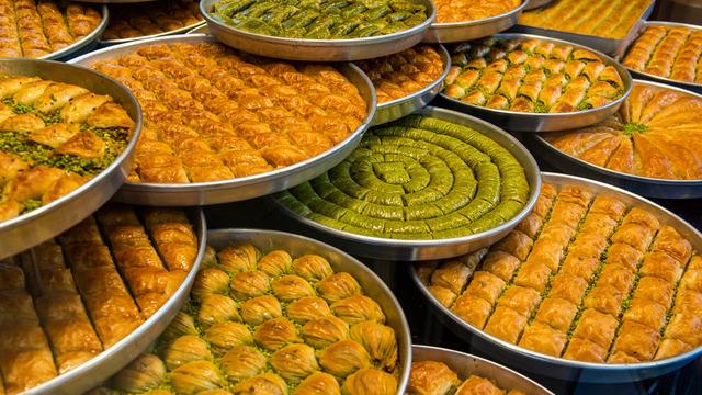 6 bin ton satılması bekleniyor... Bayramın gözdesi baklavanın 'tadı kaçtı': Kilo ve dilim fiyatı cep yakıyor! 