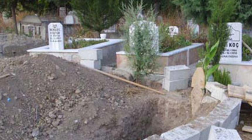 Unutkanlık mezar açtırdı