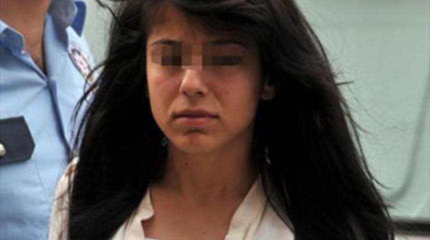 Otob&uuml;s durağında taciz!