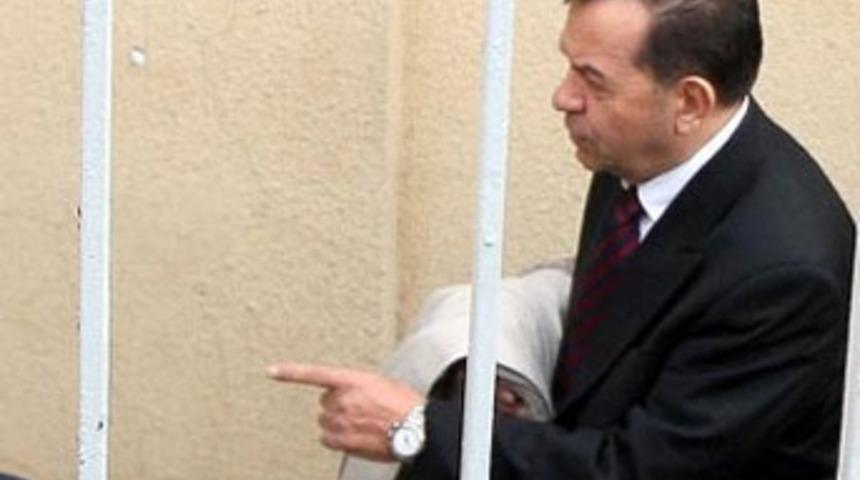 ''Kasetteki ezan sesini açıklayın!''