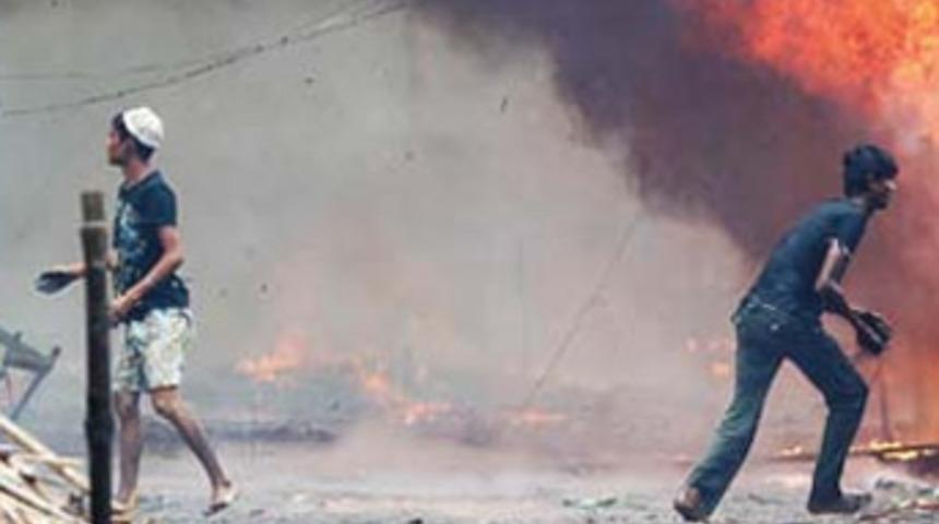 'T&uuml;rkler geliyor' diye sevinenleri &ouml;ld&uuml;rd&uuml;ler