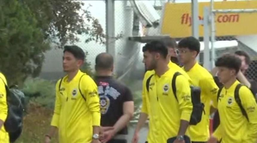 Fenerbahçe U19 takımı, Şanlıurfa’ya gitti! İsmail Kartal detayı dikkatlerden kaçmadı