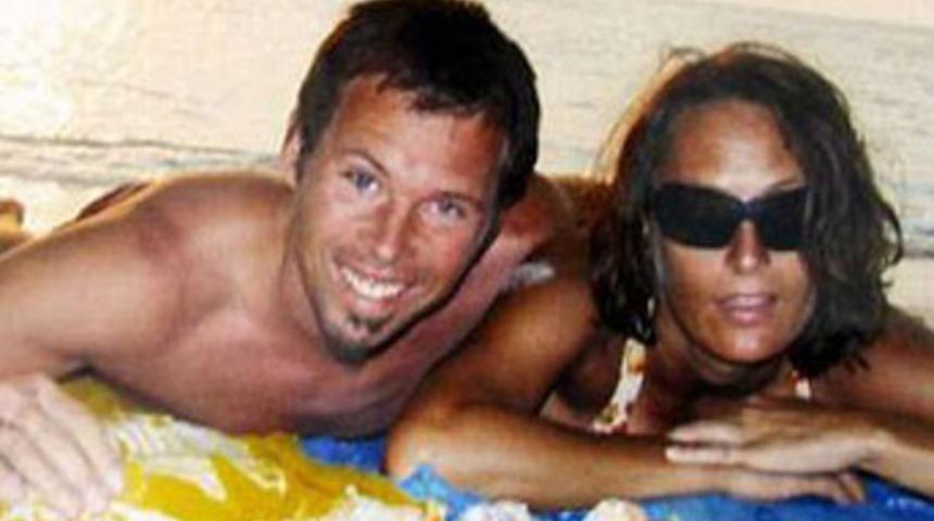 D&uuml;nyayı gezdiler, evlerinin &ouml;n&uuml;nde...