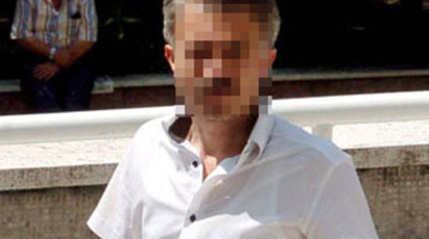 Cinsel ilişkiye girmeyen karısını bı&ccedil;akladı!