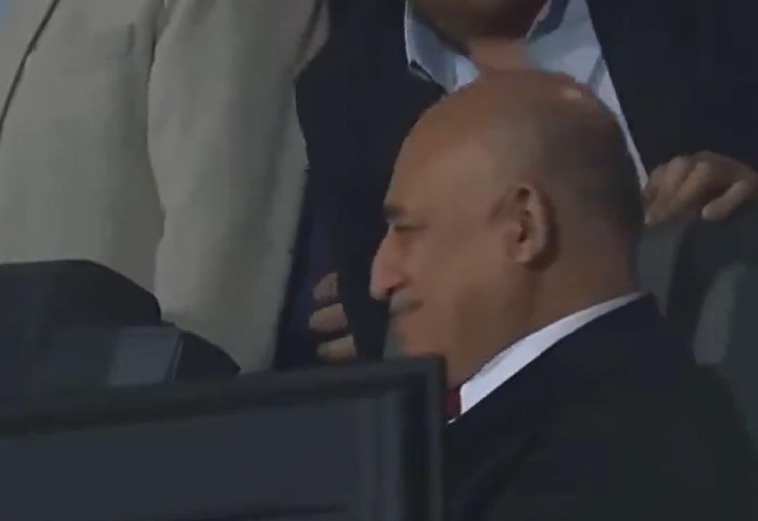 Fenerbah&ccedil;e 2. dakikada sahadan &ccedil;ekildi, Mehmet B&uuml;y&uuml;kekşi'nin tepkisi g&uuml;ndem oldu!