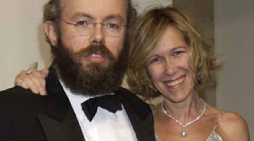 Eşinin cesedini 2 ay evinde saklamış!